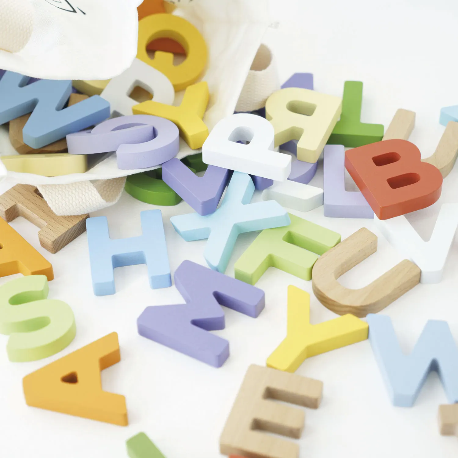 Buchstaben im Beutel / Wooden Alphabet Set & Bag-Le Toy Van (LTV)