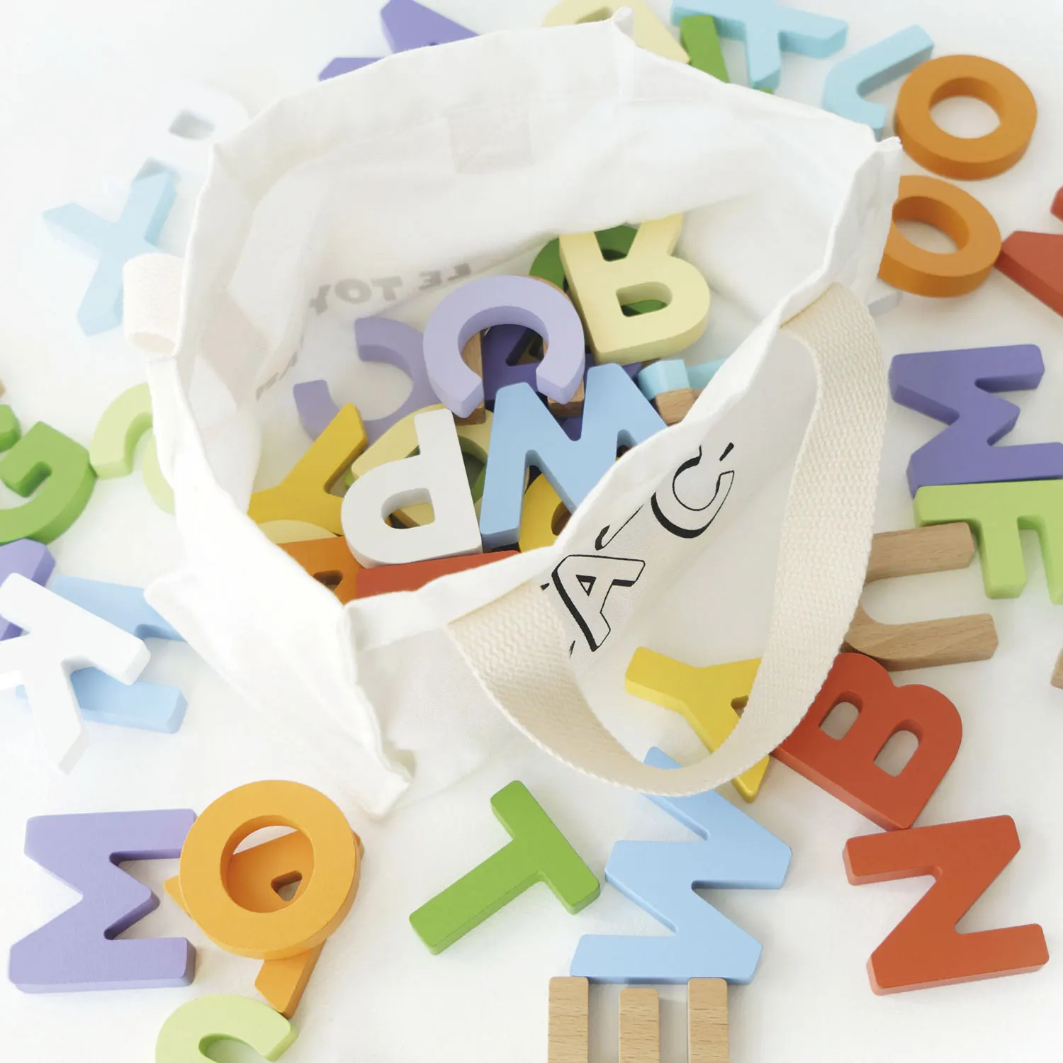Buchstaben im Beutel / Wooden Alphabet Set & Bag-Le Toy Van (LTV)