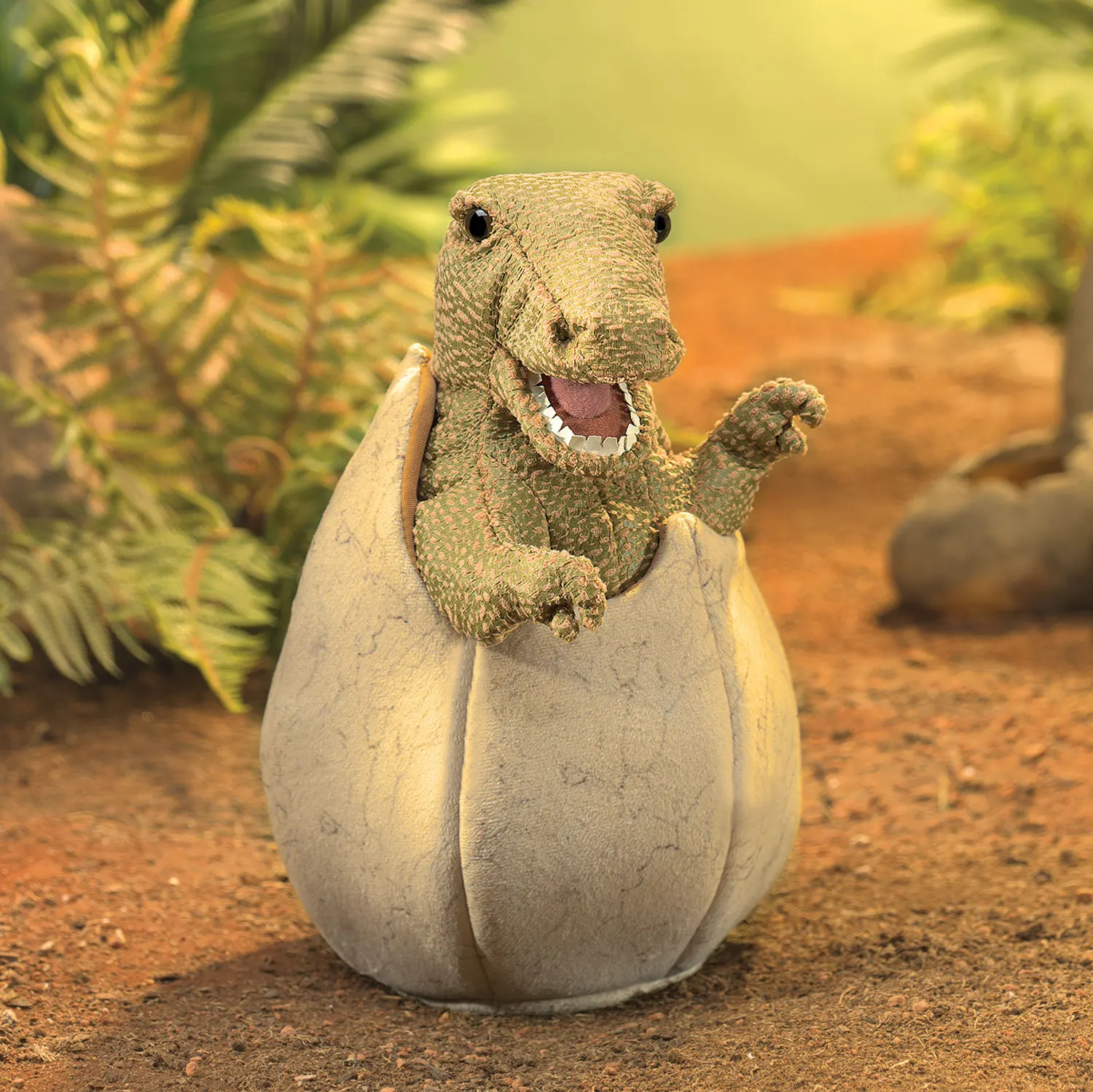 Saurierbaby im Ei / Dinosaur Egg