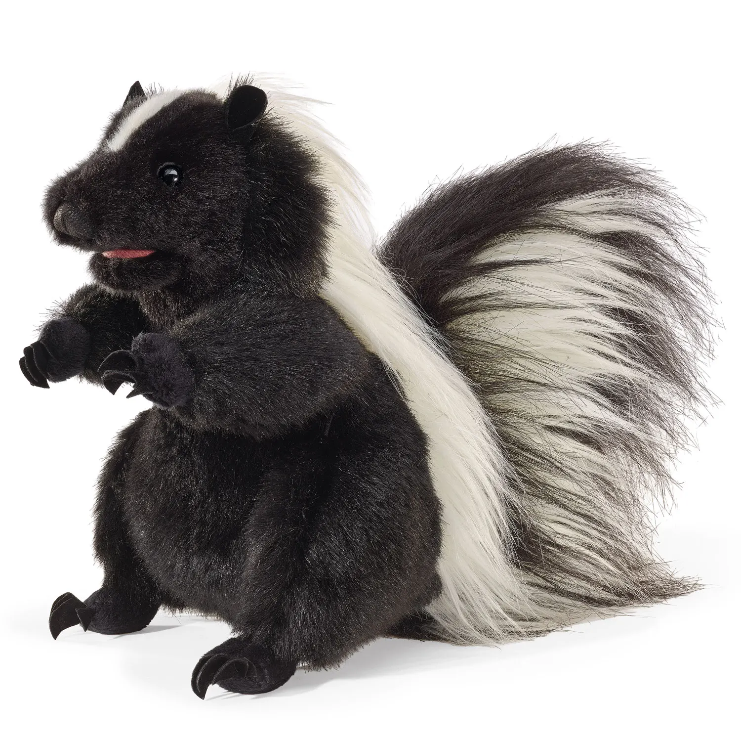 Standing Skunk / Stehendes Stinktier