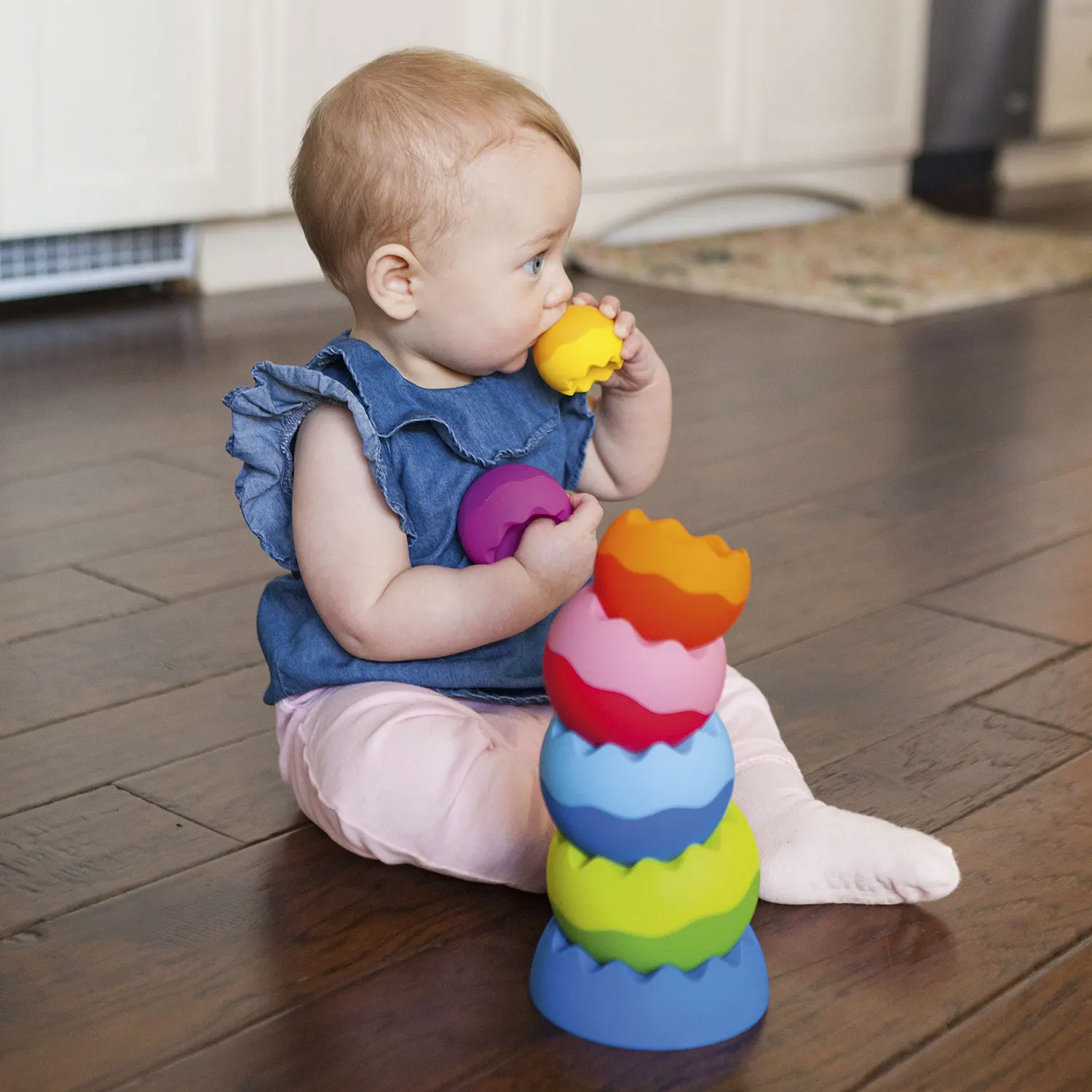 Tobbles Neo - Bau den Wackelturm-TOMY