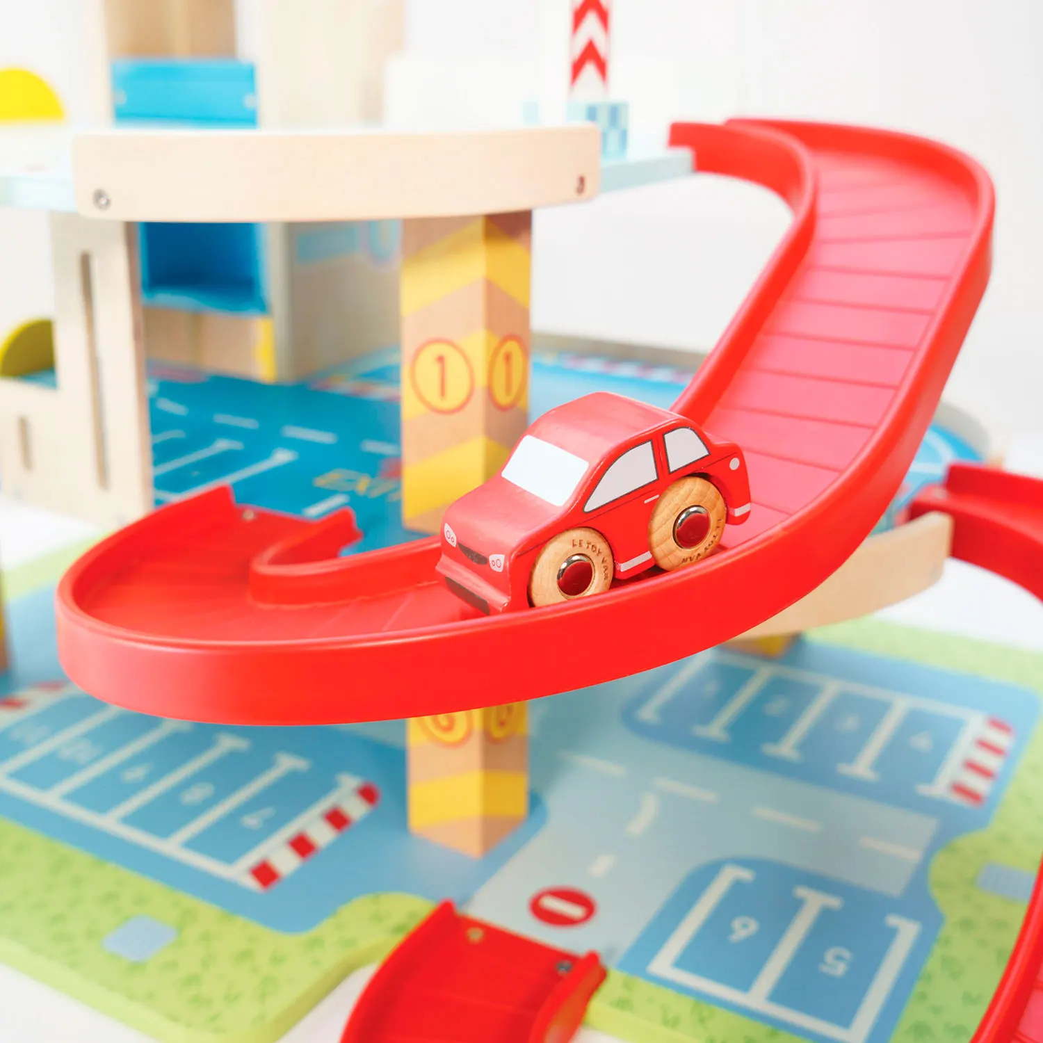 Das große Parkhaus / Le Grand Wooden Garage-Le Toy Van (LTV)