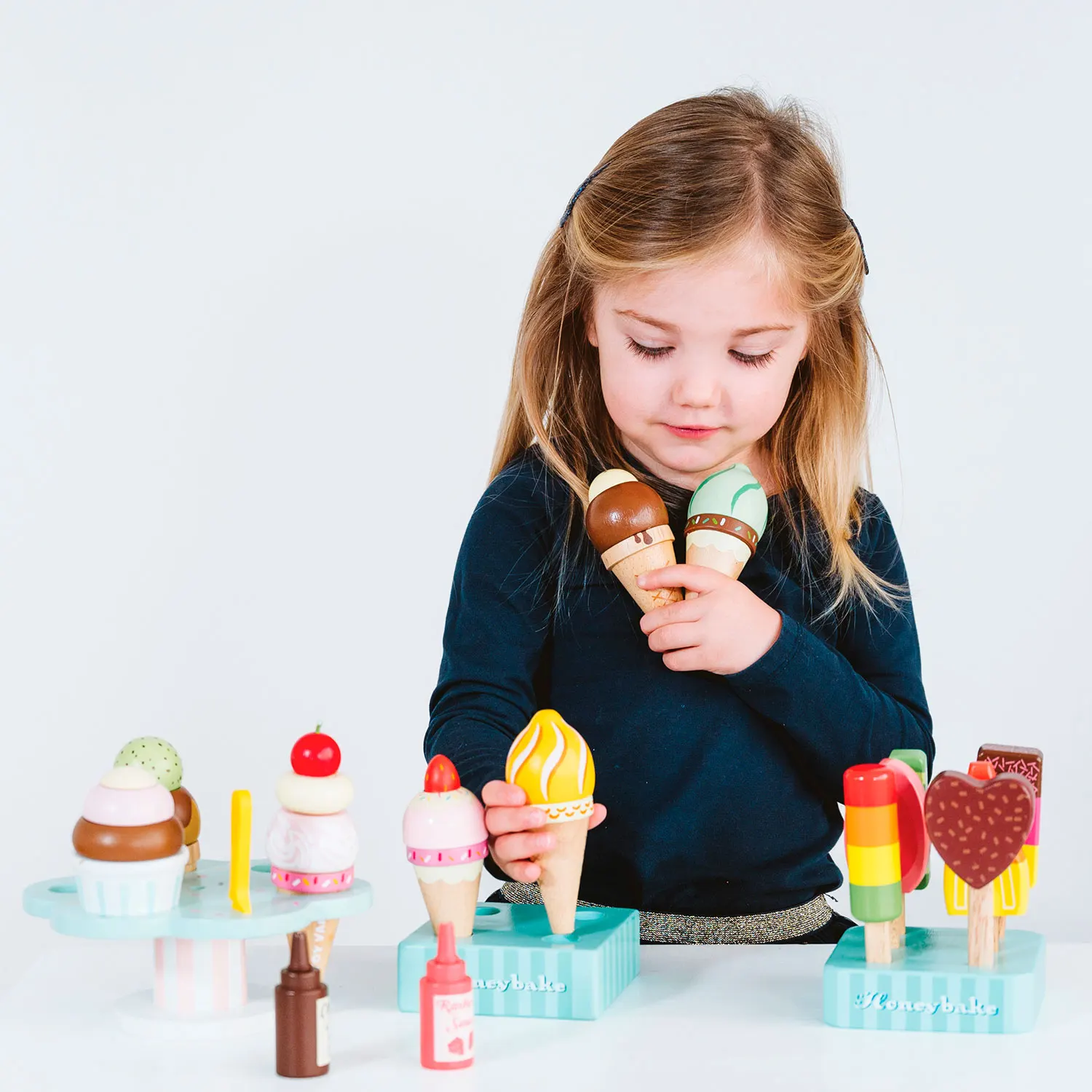 Eiscreme auf Waffeln  / Wooden Ice Cream Cones Set-Le Toy Van (LTV)