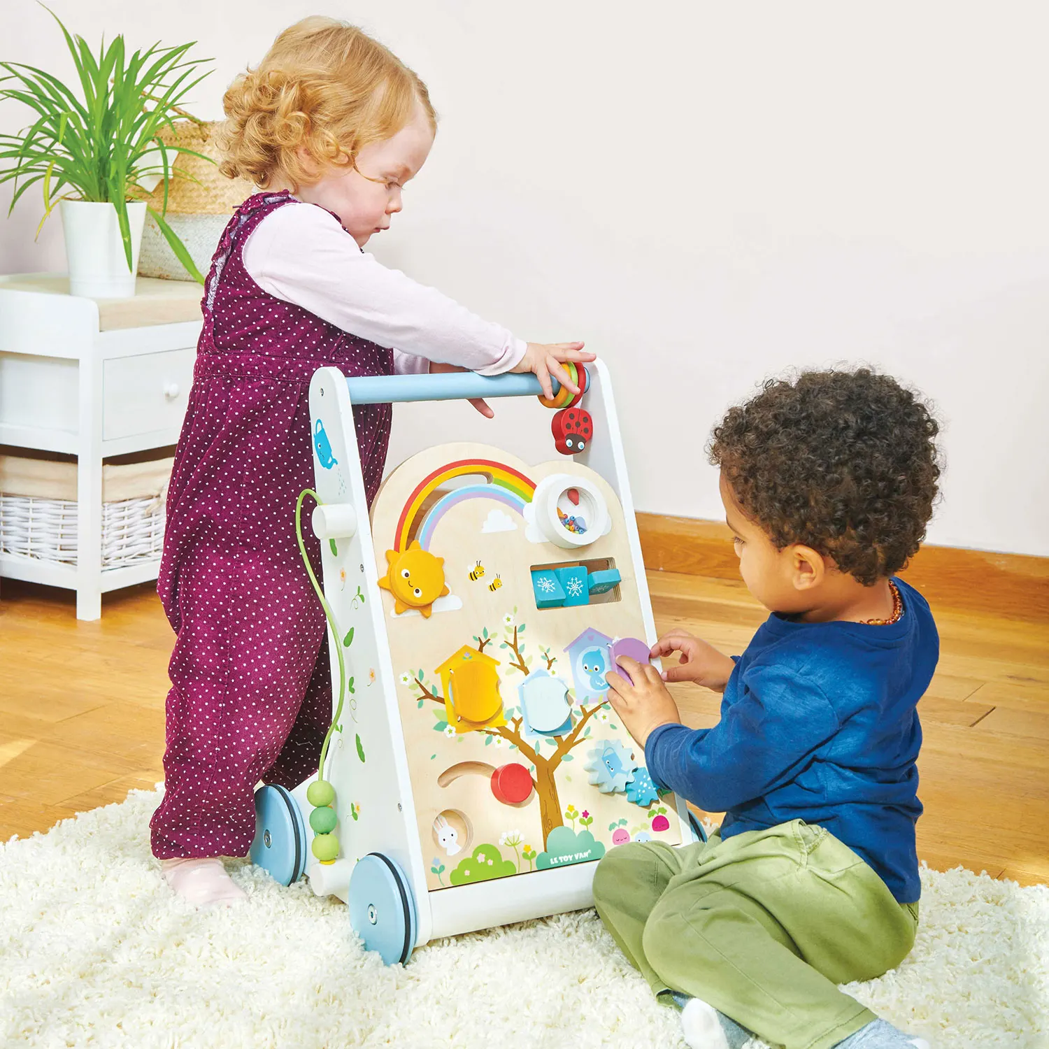 Aktivitäts- & Lauflernwagen / Woodland Activity Baby Walker-Le Toy Van (LTV)