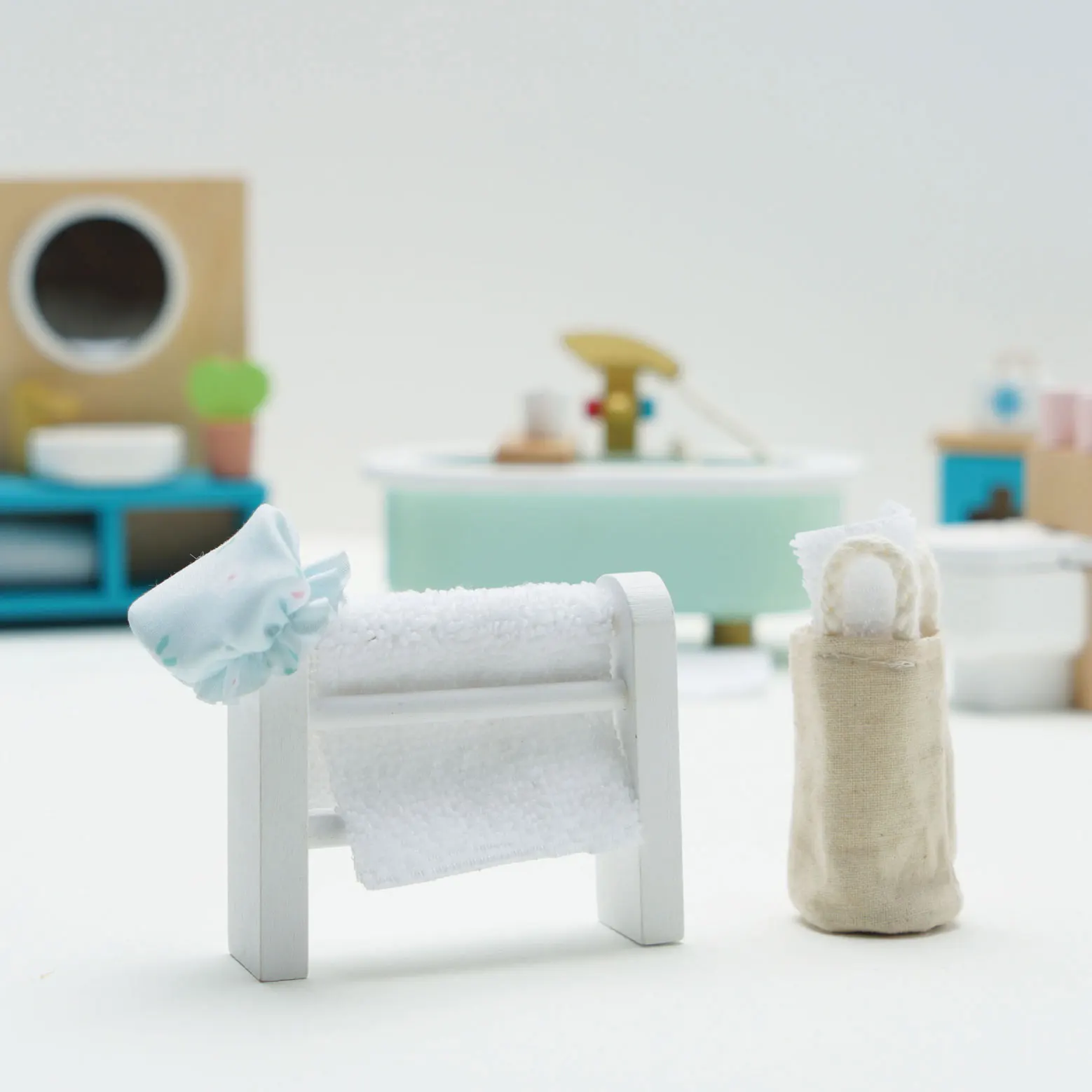 Daisylane Badezimmer / Bathroom  (New Look)-Le Toy Van (LTV)