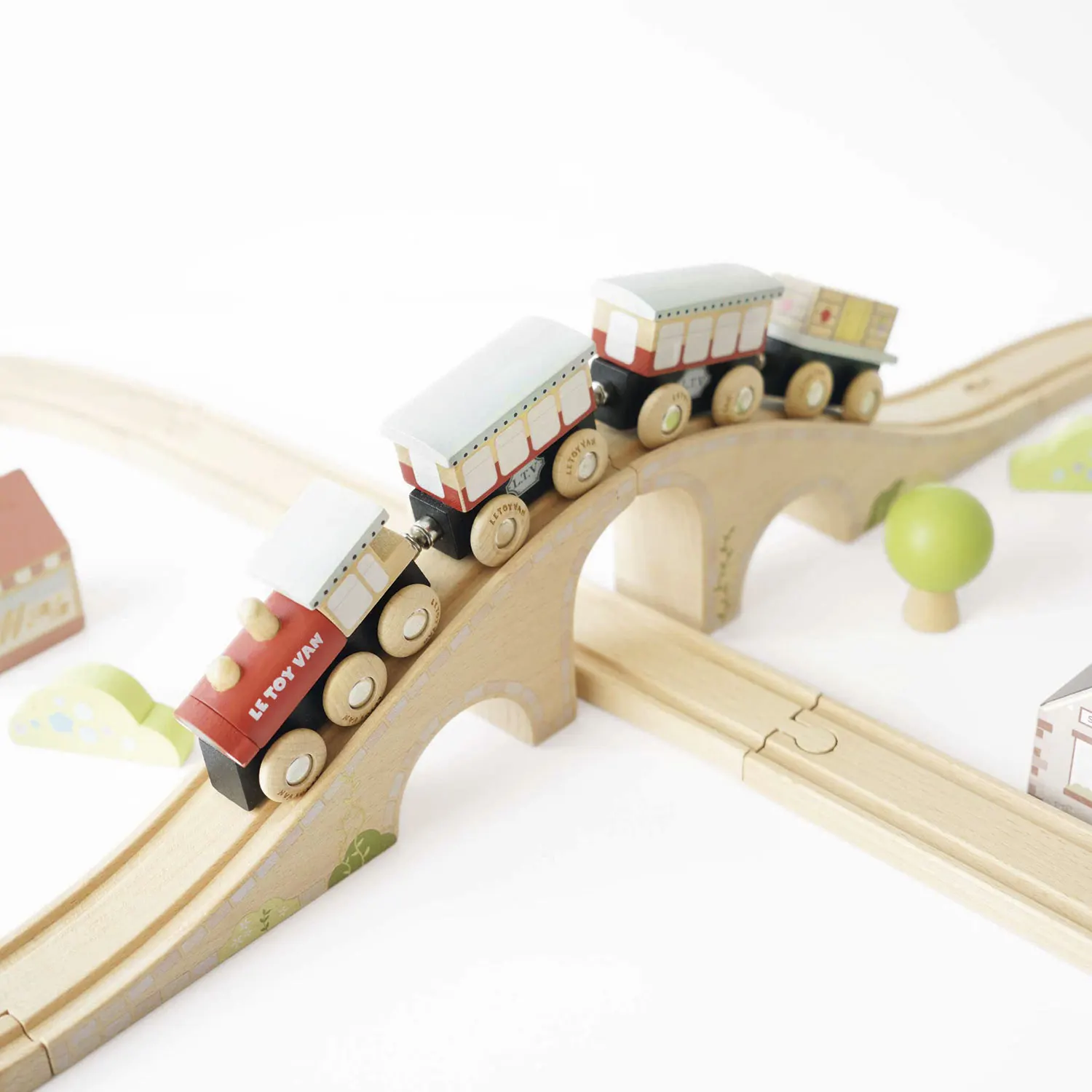 Eisenbahn Set liegende 8 TV702 / Train Set  Figure of 8-Le Toy Van (LTV)