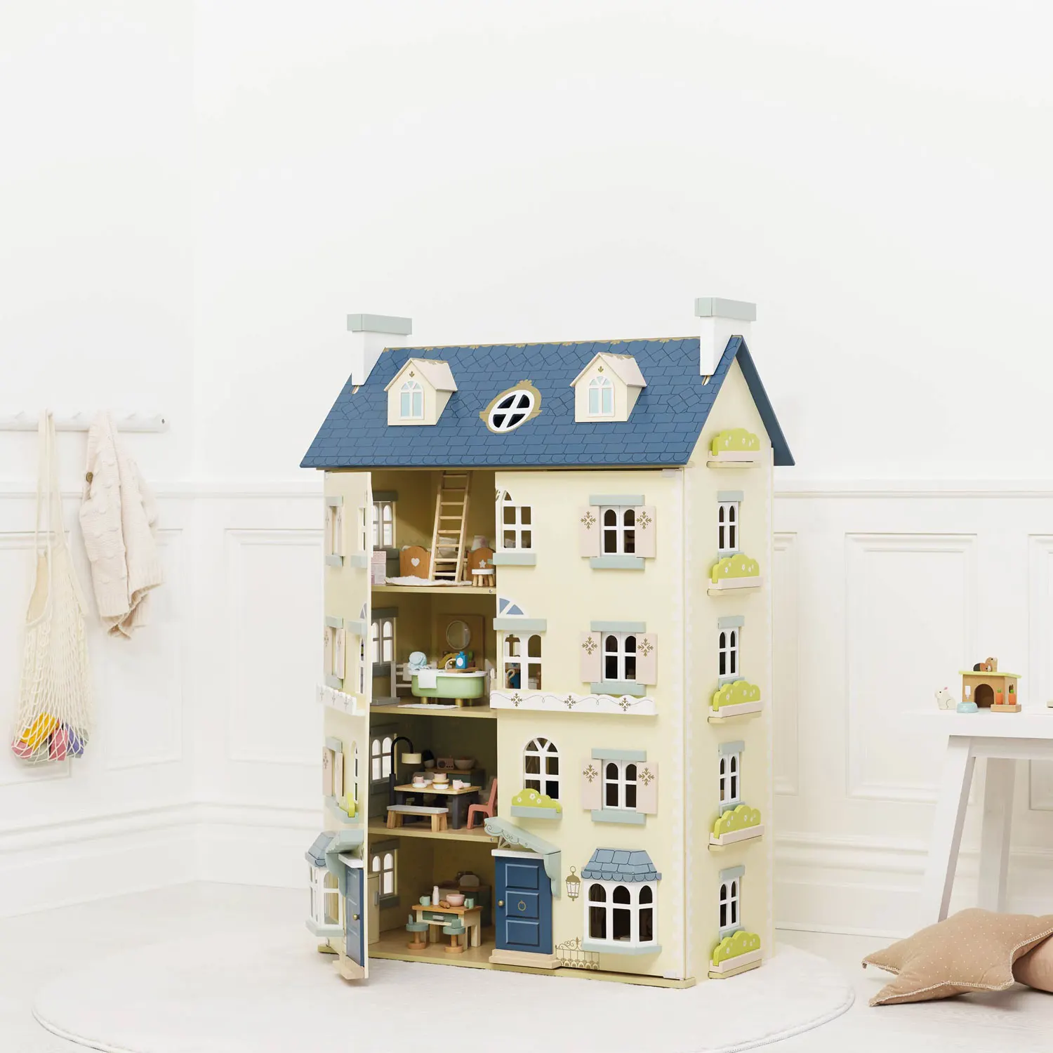 Puppenhaus Palast / Palace Wooden Dolls House-Le Toy Van (LTV)